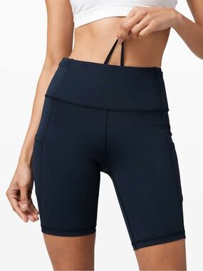 Lululemon Fast And Free Short 8”
*Non-Reflective in True Navy Size 4